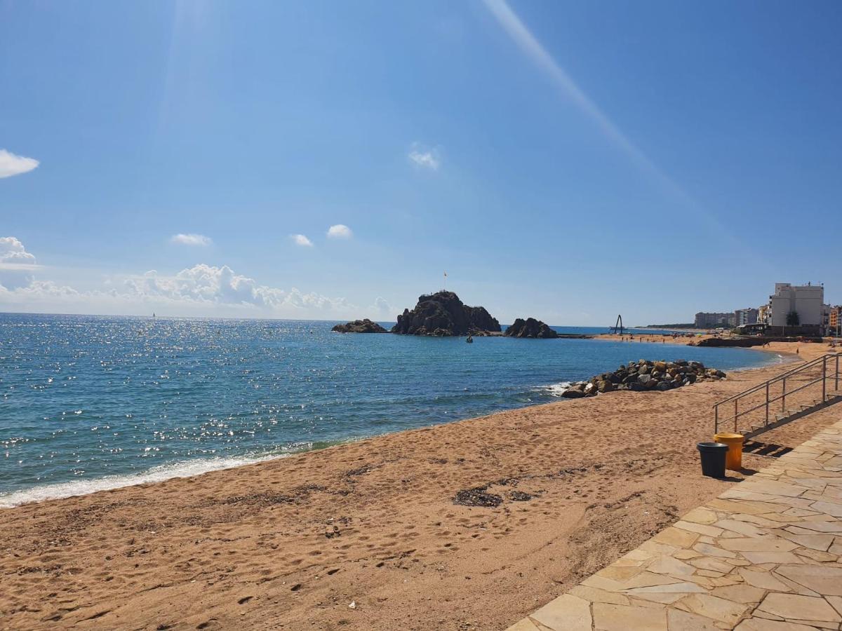 Habitacion Delante De La Playa Бланес Екстер'єр фото